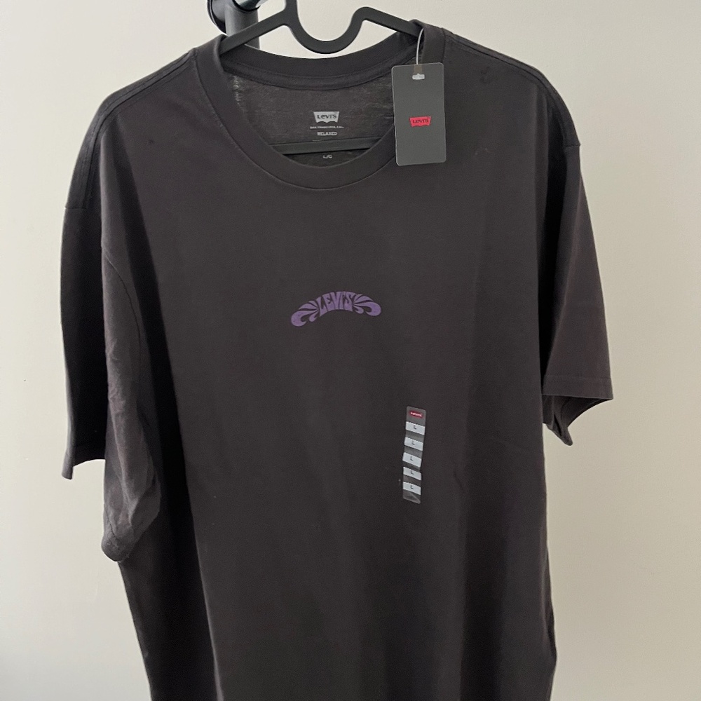 Levi's T-shirt.